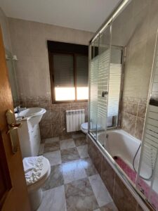 Baño en Alma 2, apartamento rural en Villamiel totalmente equipado
