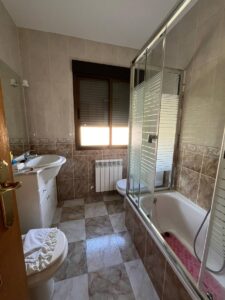 Baño en Alma 2, apartamento rural en Villamiel totalmente equipado