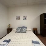 Cama de matrimonio en Noguera 4, apartamento rural en Villamiel totalmente equipado